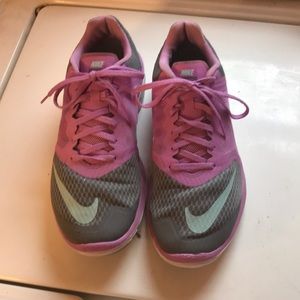 Size 10 NIKE FS LITE RUN 3
